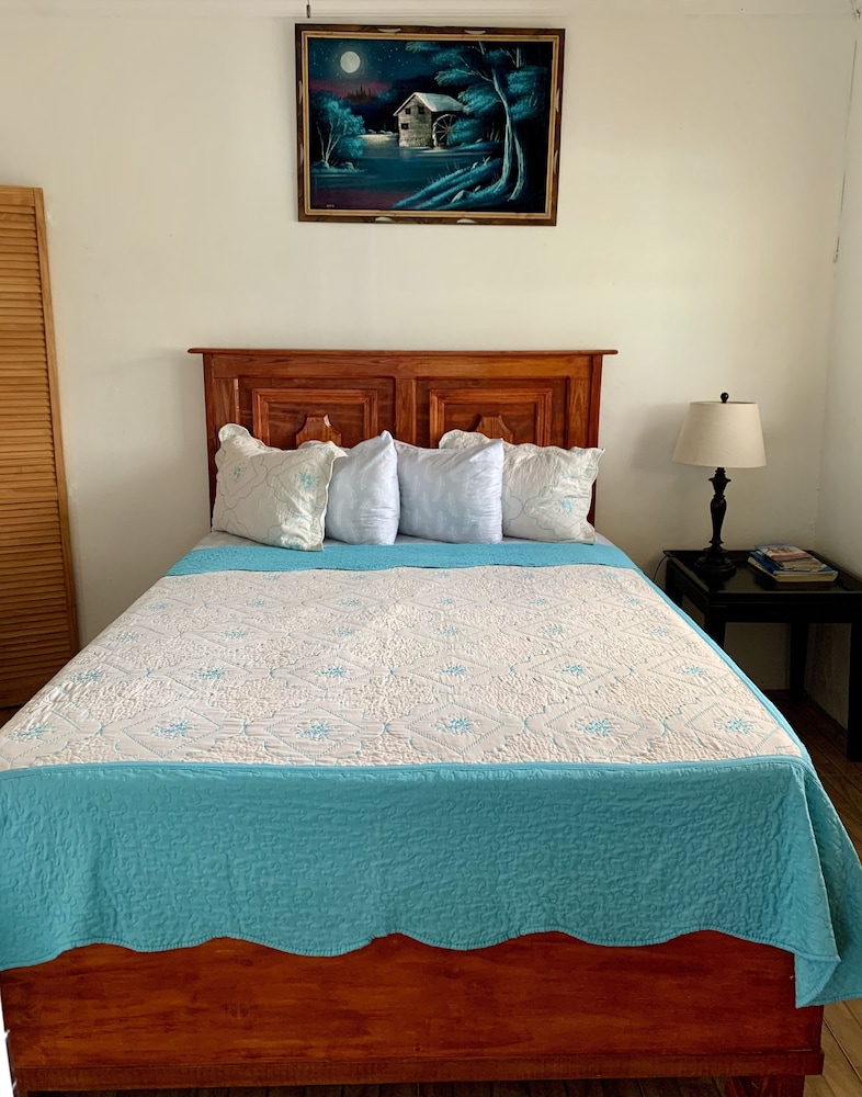Comfort Apartment, 1 Queen Bed with Sofa bed photo 3