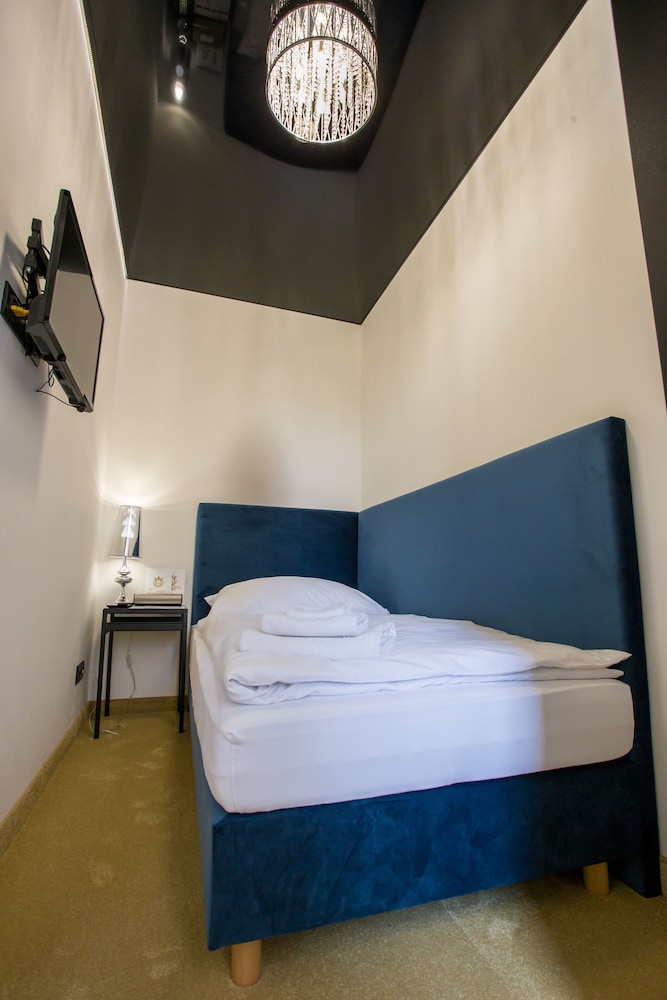 Economy Single Room