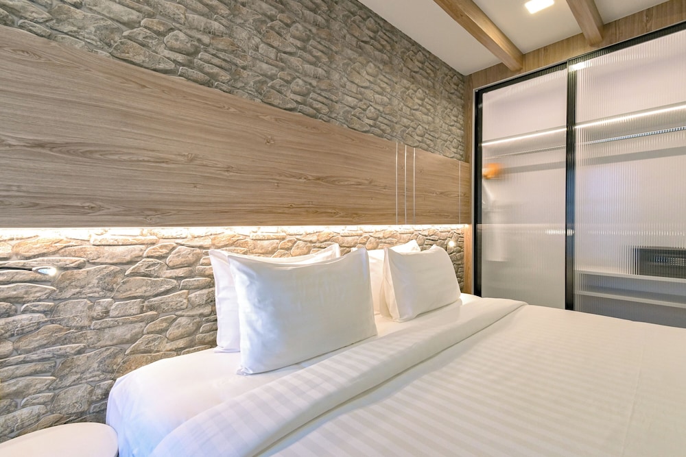 Jacuzzi Suite (Double Room) photo 3