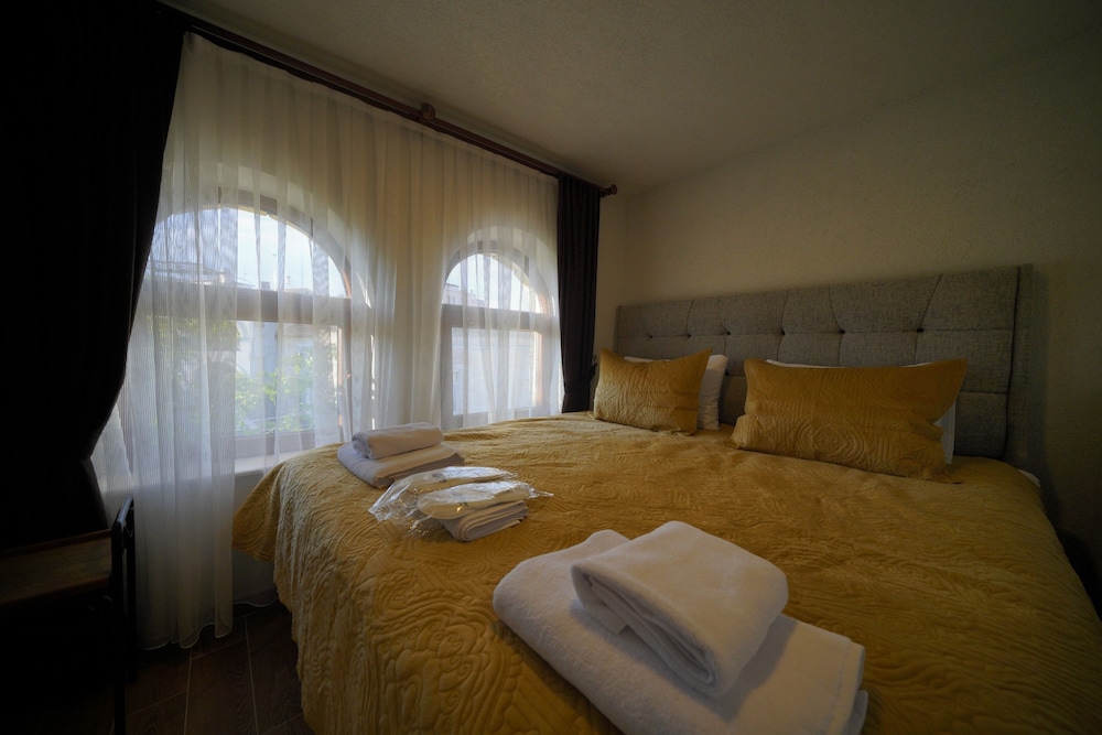 Junior Art Double Room With Balcony (Garden View) photo 1