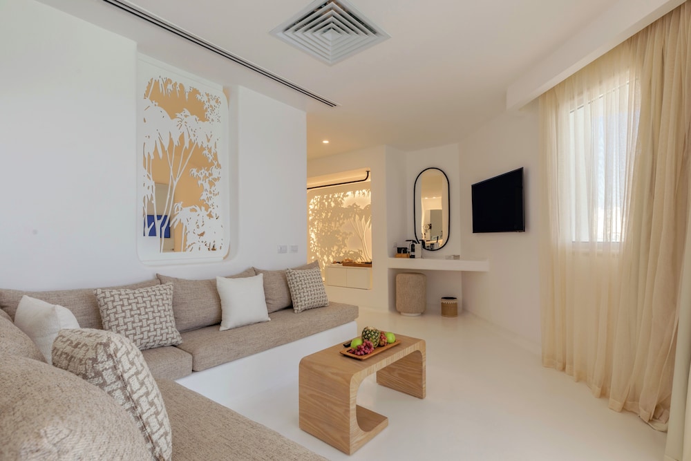 Hall of Fame Pool Suite - Photo 4