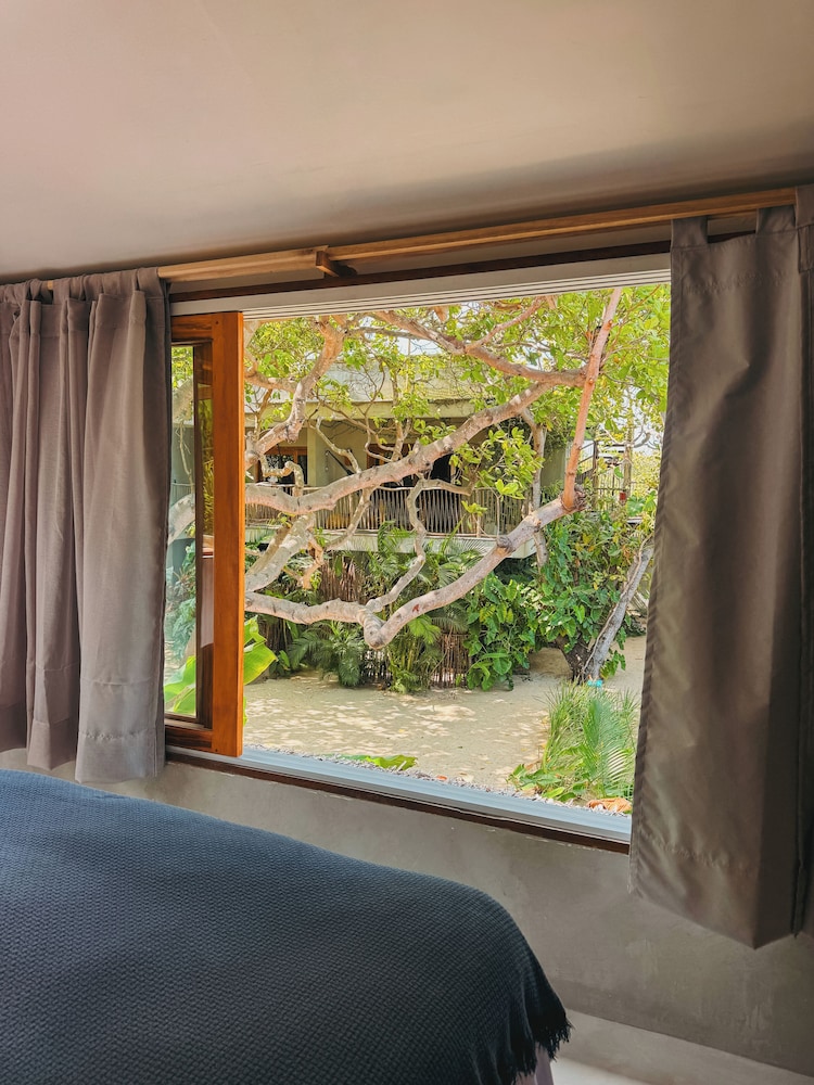 Breeze House with private garden