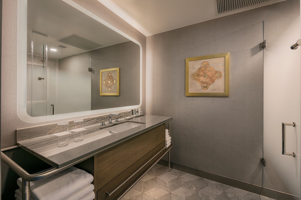 Suite, 1 Bedroom thumbnail 6