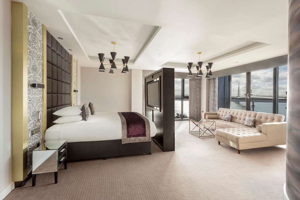 Suite, 1 Bedroom photo 2