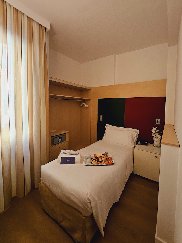 Classic Double or Twin Room - Photo 2
