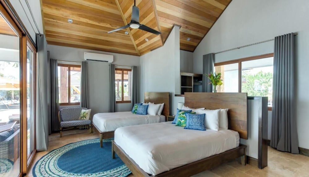 Deluxe Room, Patio, Beach View