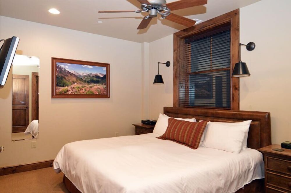 Deluxe Suite, 1 Bedroom, Kitchen, Garden Area (Garden Area 01)