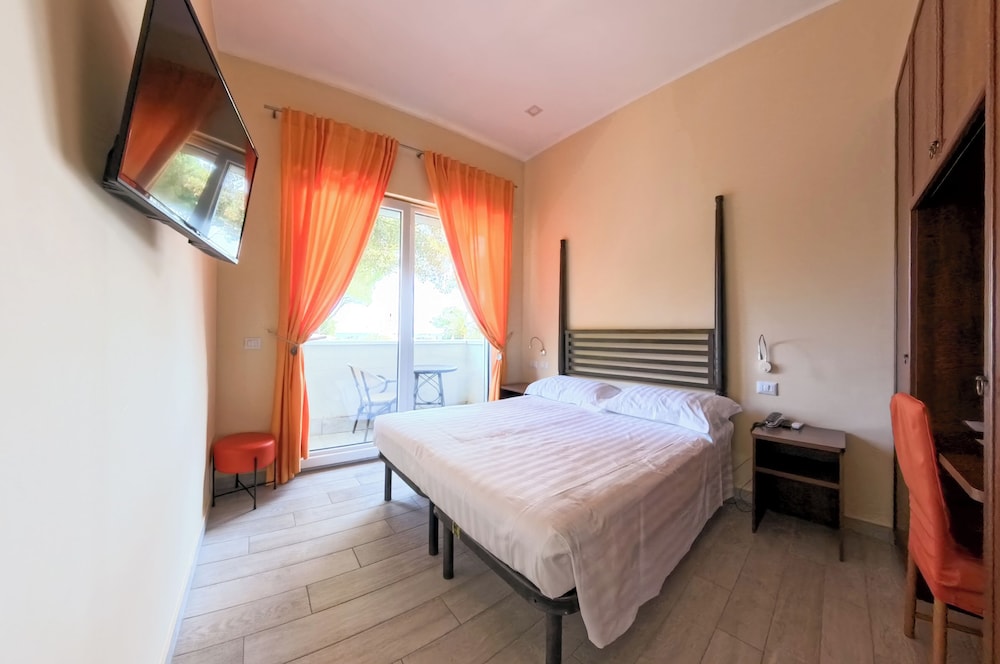 Classic Room, Balcony, Sea View photo 1