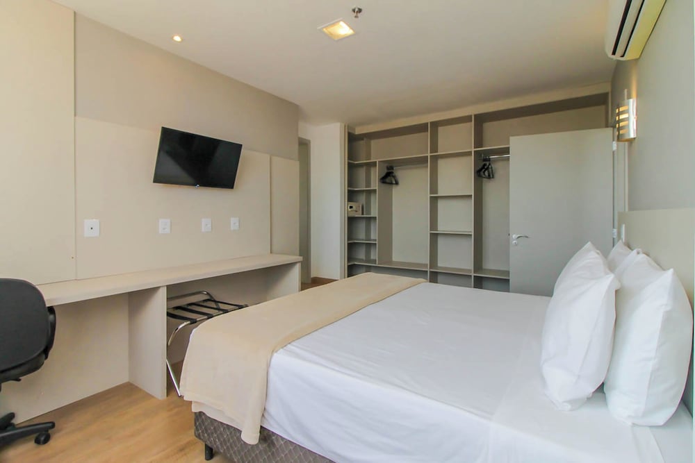 Suite - Photo 9