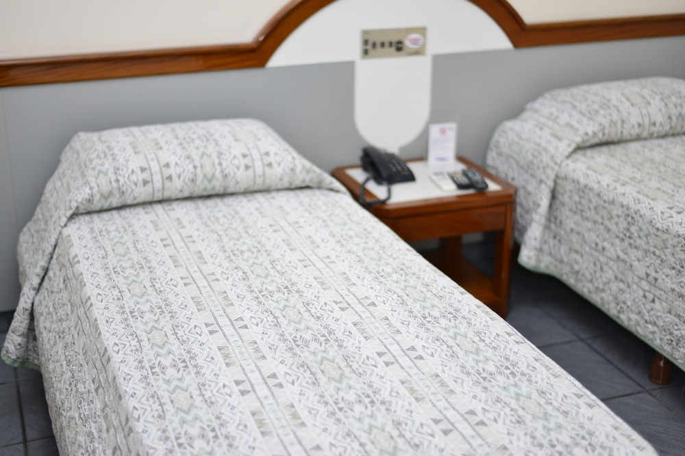 Standard Double or Twin Room - Photo 2