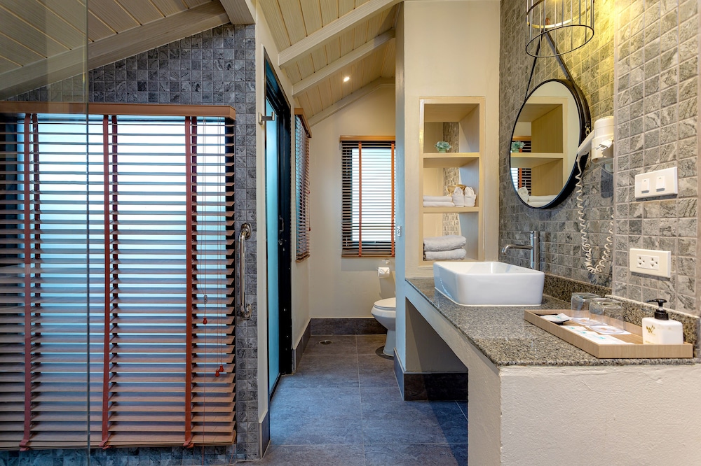 Beach Front Villa - Photo 10