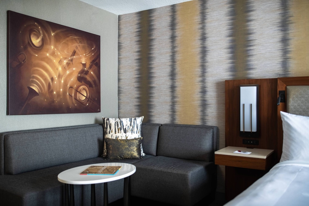Executive Room, 1 King Bed photo 3