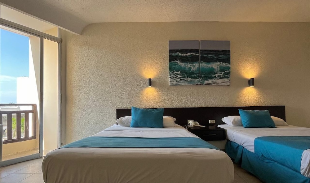 Junior Suite, 2 Double Beds - Photo 1