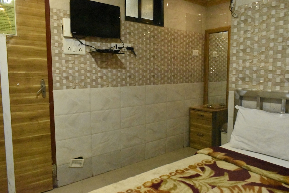 Standard Non Ac Room - Photo 5