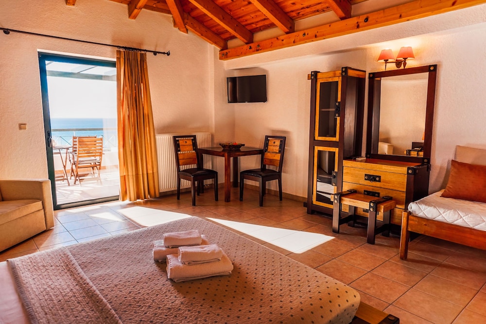 Superior Room, Sea View photo 3