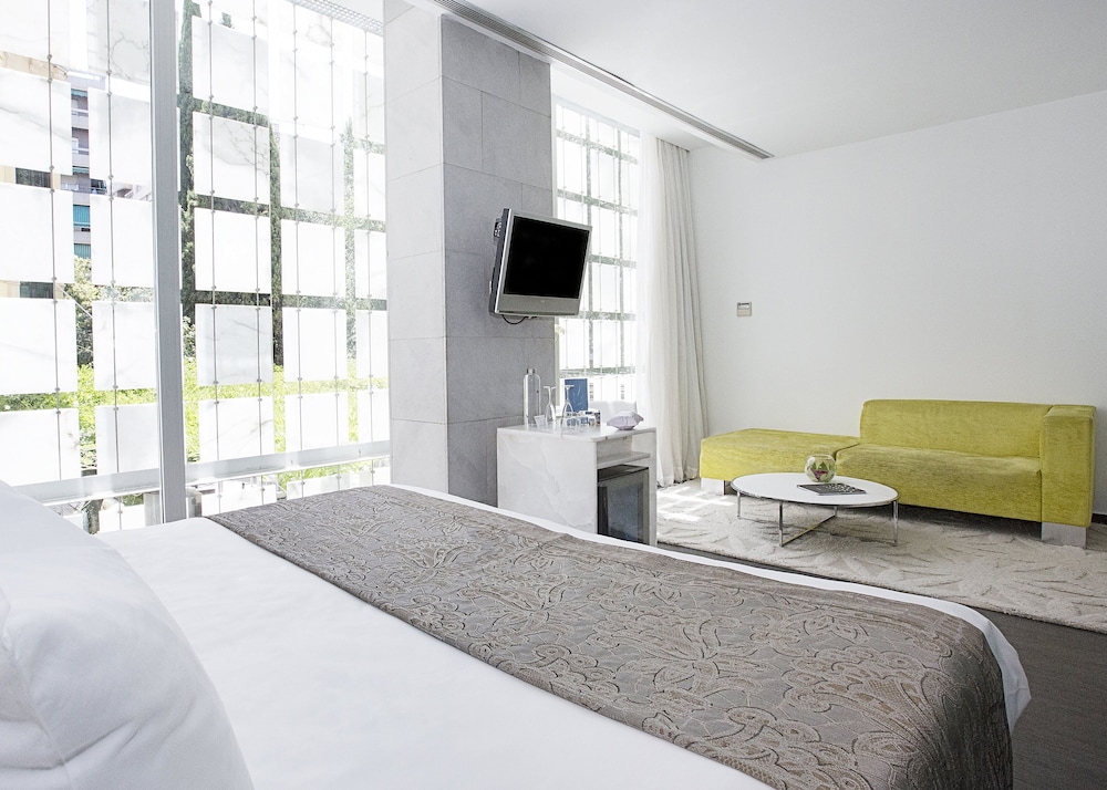 Double Room, 1 King Bed (Dreamer) - Photo 4