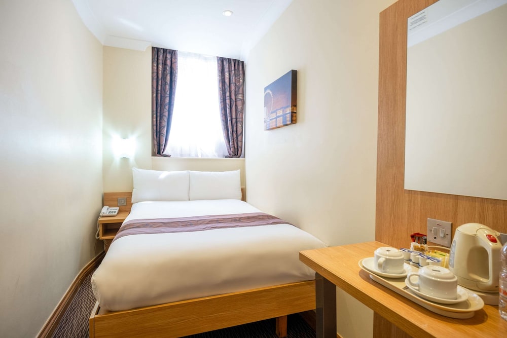 Room, 1 Double Bed, Non Smoking (Small Room) photo 3
