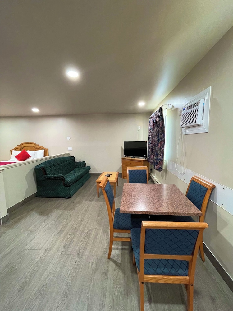 Room, 2 Queen Beds, Non Smoking (Efficiency) - Photo 1