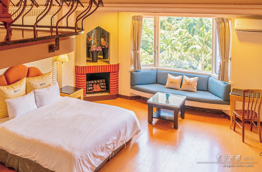 Deluxe Quadruple Room, 2 Bedrooms, Jetted Tub, Mountainside