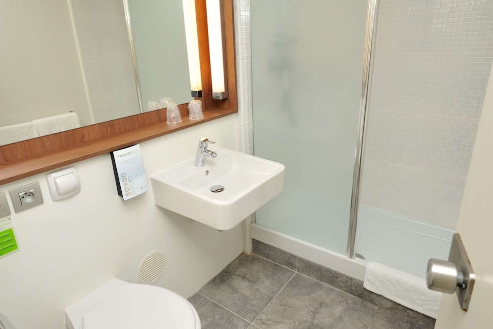Standard Room, 1 Double Bed - Photo 10