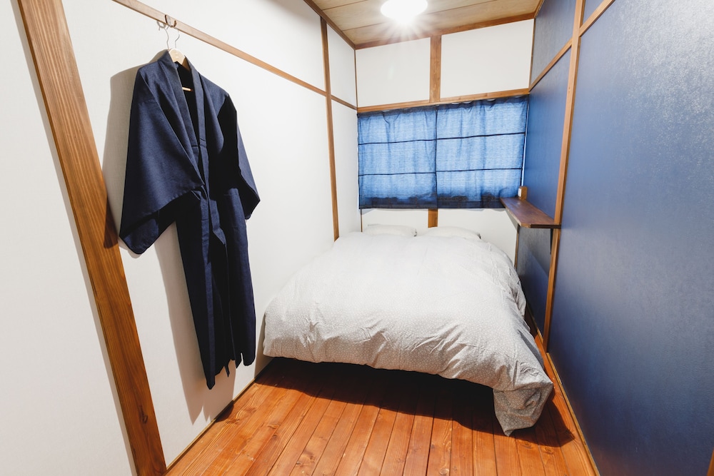 Double Room, Non Smoking - Photo 4