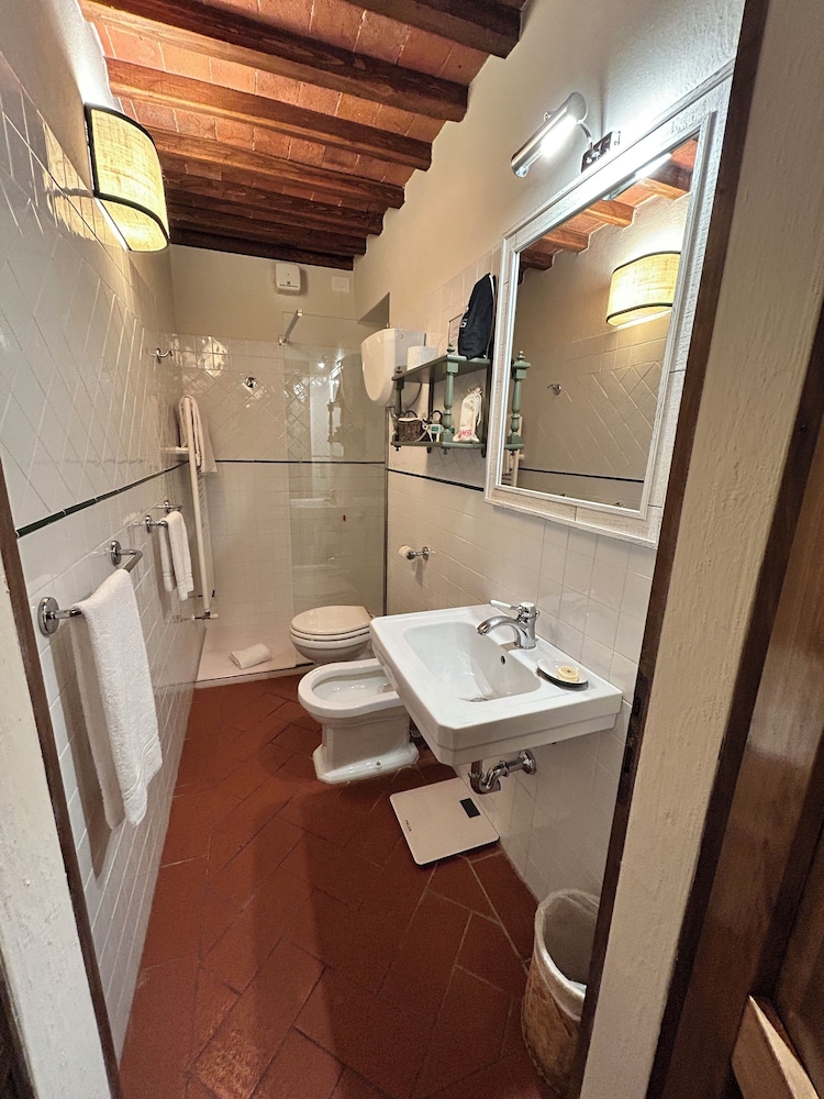 Classic Double or Twin Room, Vineyard View photo 2
