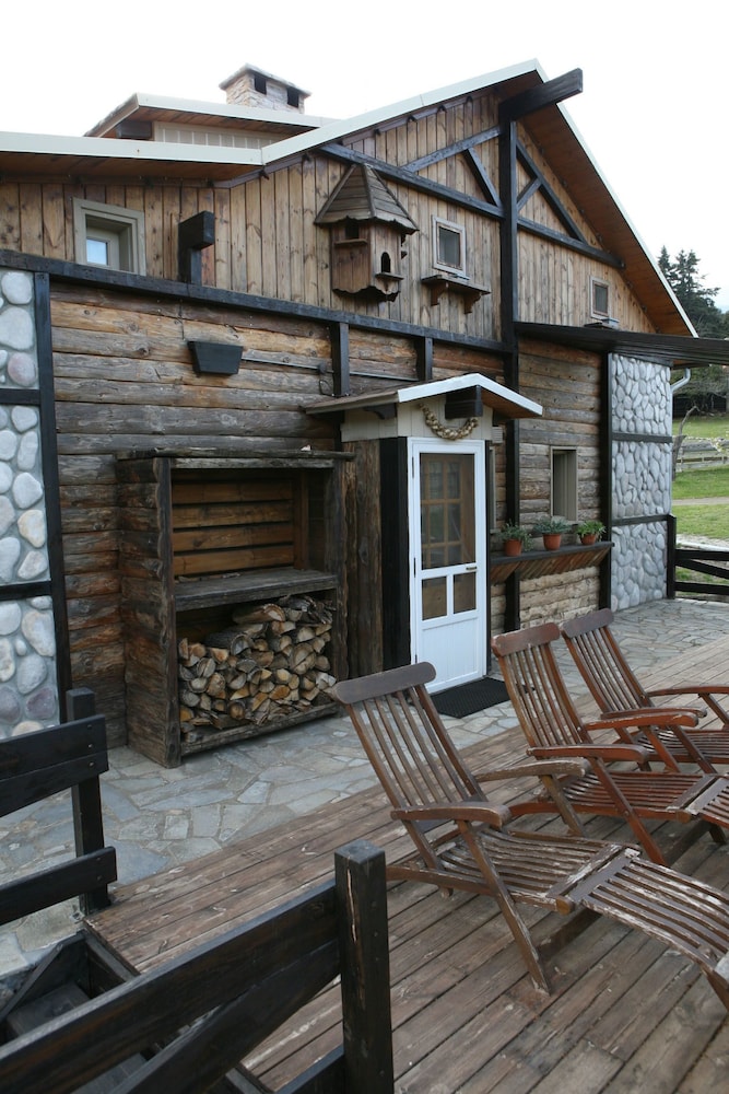 Cottage (Becky)