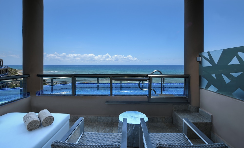 OCEANFRONT HONEYMOON SUITE - Photo 3