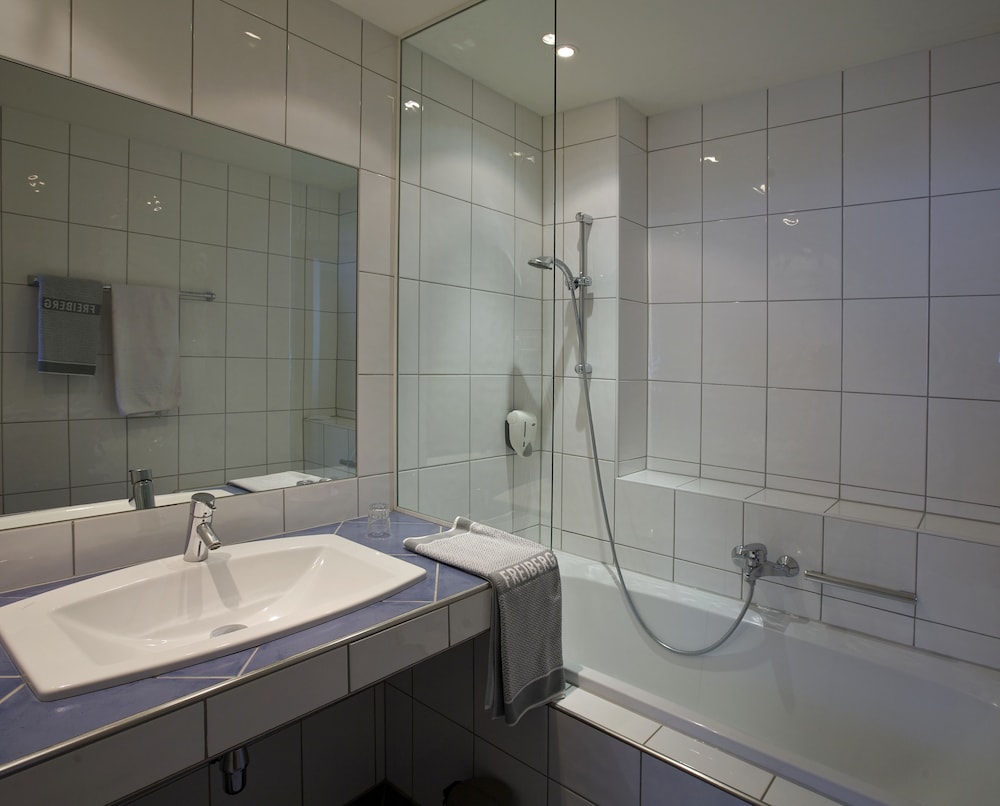 Superior Double or Twin Room, Balcony, Lake View (Seeparadies) photo 3