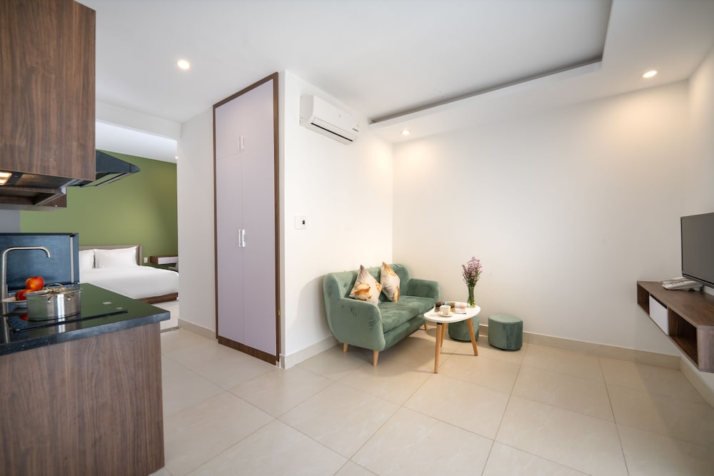 Junior Studio Suite