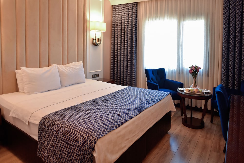 Standard Double Room, Lake View photo 3