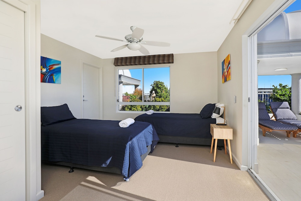 Luxury Penthouse, 3 Bedrooms, Ocean View, Beachside photo 3
