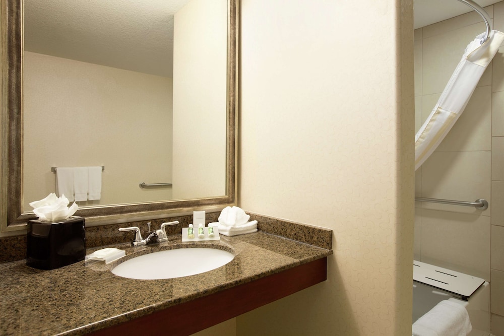 Junior Suite, Accessible - Photo 4