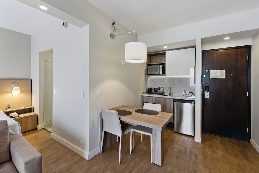 Studio Suite, 1 Queen Bed, Kitchen (Panoramic) - Photo 13
