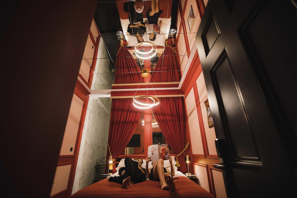 Romantic Room - Bath for 2 (The Red Room) - Photo 3