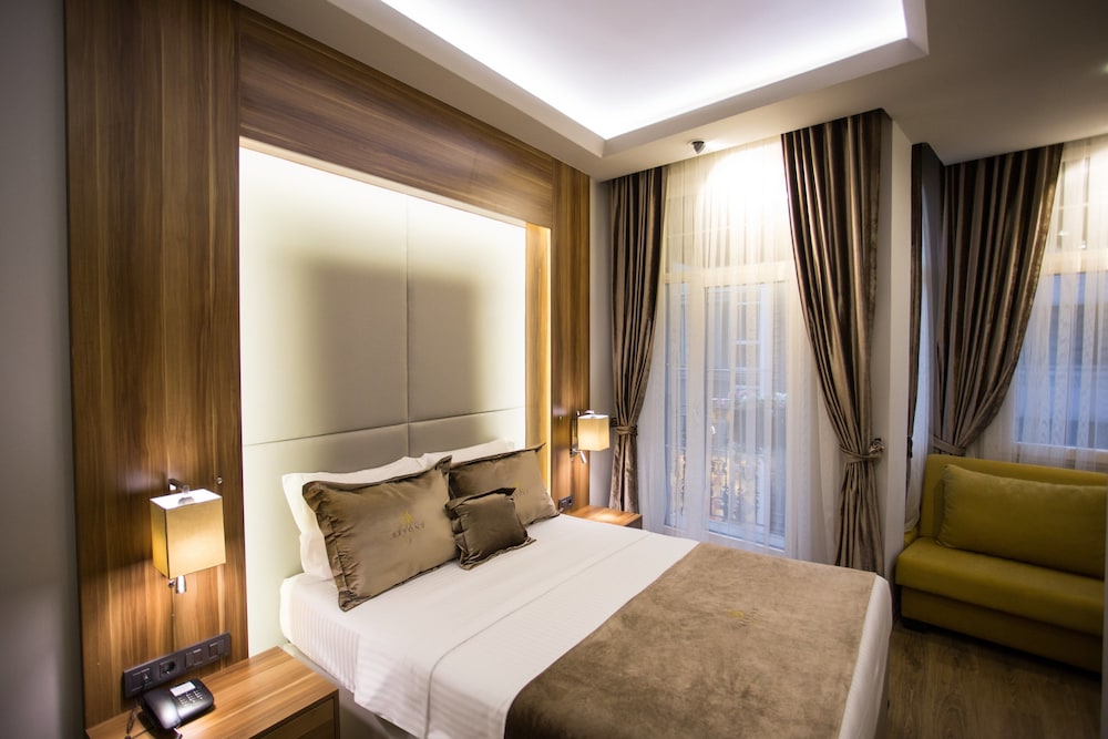 Deluxe Double Room with Istiklal Street View photo 2