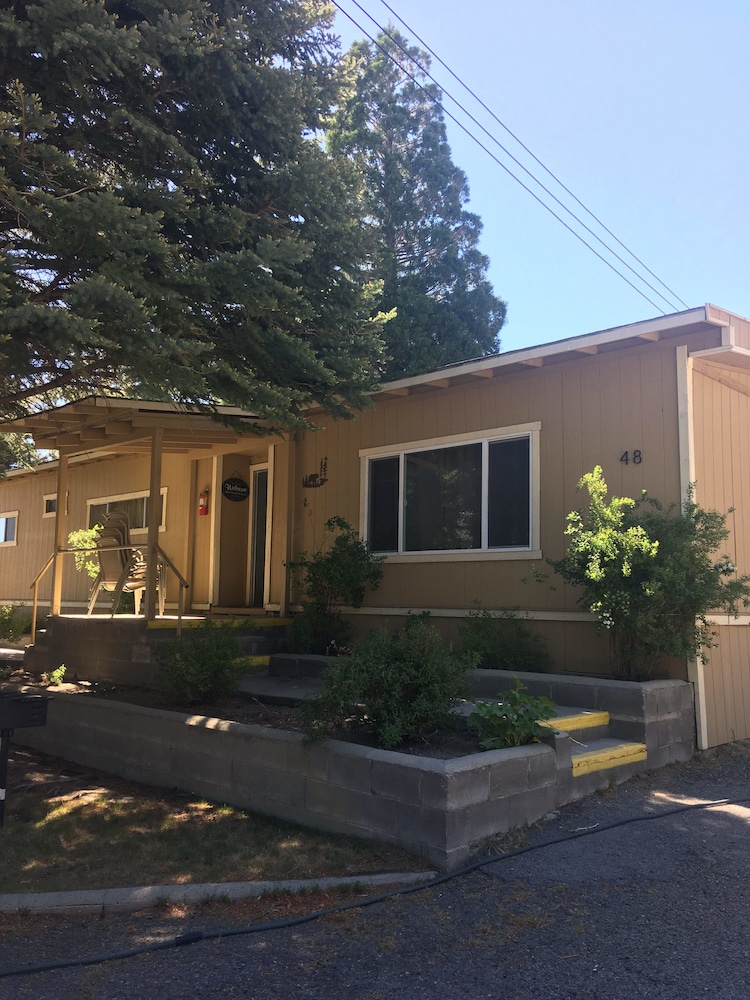 Family House, 3 Bedrooms, 2 Bathrooms photo 1