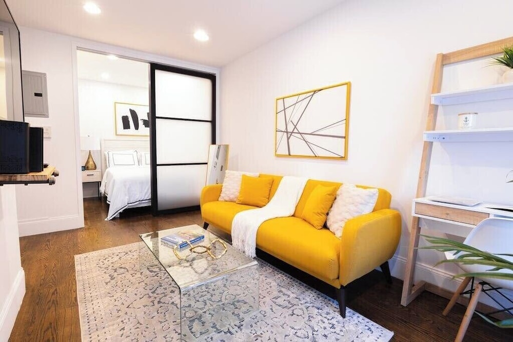 Apartment, 1 Bedroom, Pets Allowed photo 1