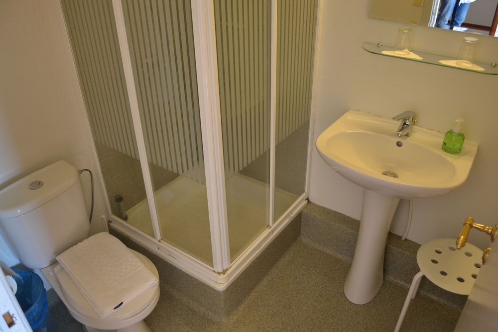 Superior Double or Twin Room, Private Bathroom photo 2