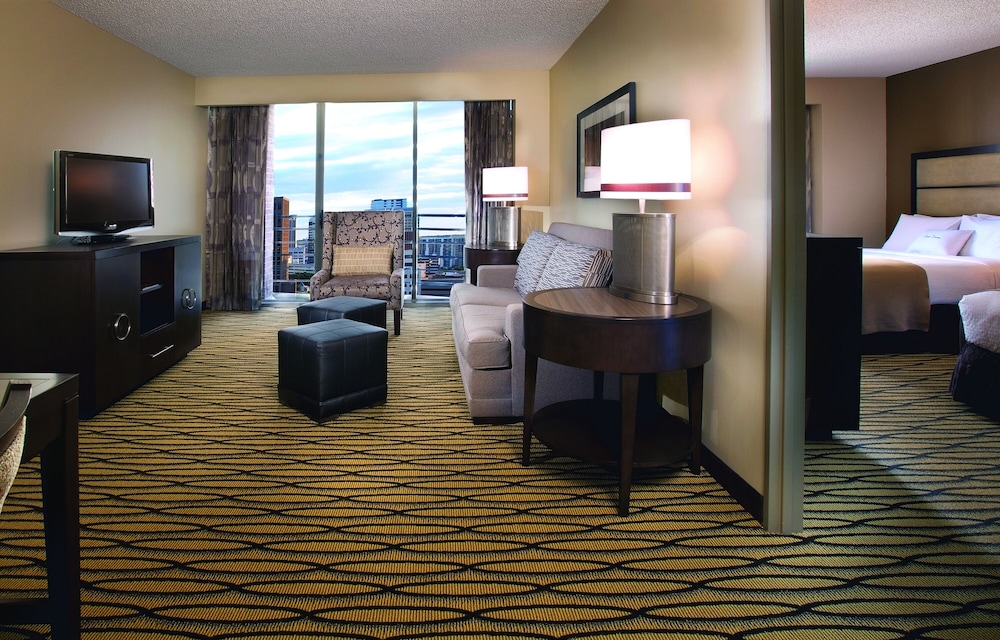 One-Bedroom Suite, 2 Queen Beds - Photo 4