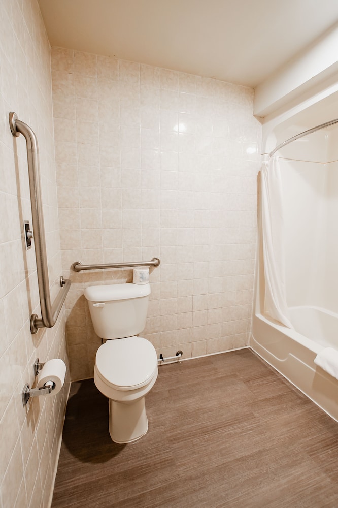 Standard Double Room, 1 Queen Bed, Accessible photo 2