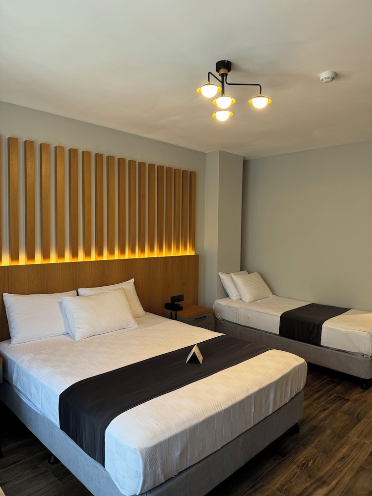 Standard Triple Room photo 2