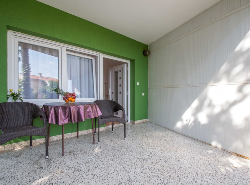 Studio (Studio Apartment)