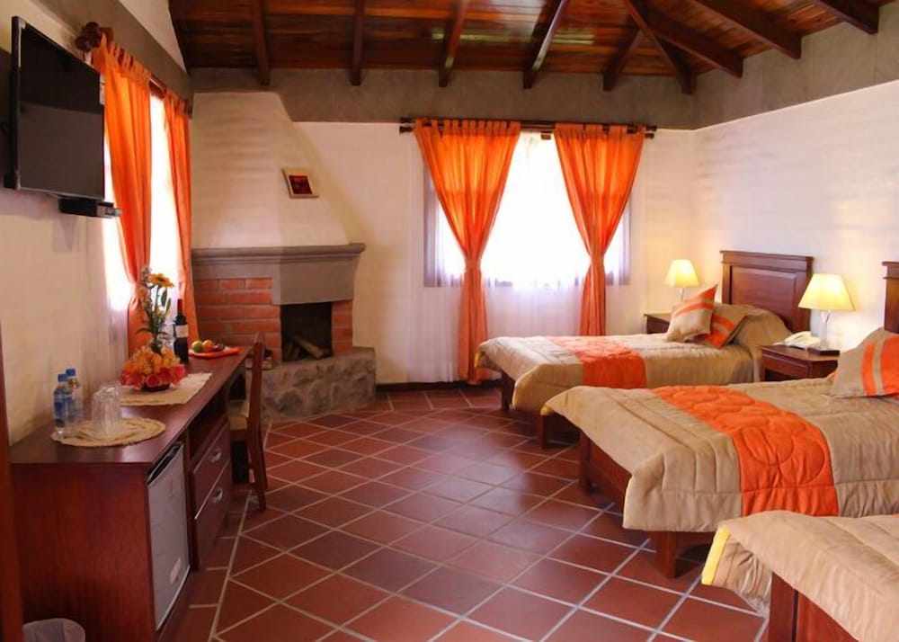 Comfort Triple Room, 3 Bedrooms, Pool Access, Courtyard View photo 3