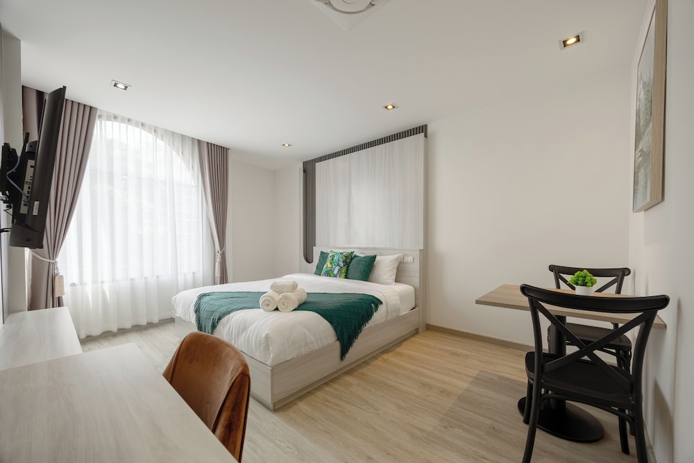 Deluxe Double Room photo 2