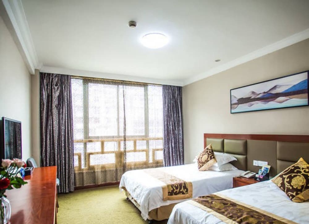 Elegant Twin Room