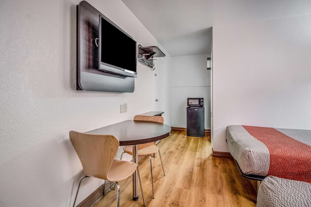 Standard Room, 2 Double Beds, Smoking photo 1