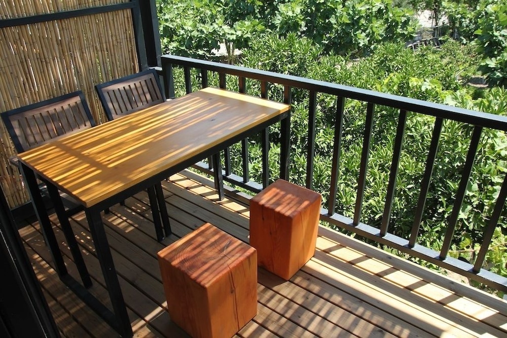 Family Studio Suite, 1 Bedroom, Kitchenette, Mountain View photo 3