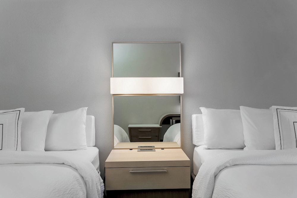 Room, 2 Queen Beds - Photo 3