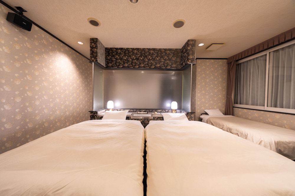 Standard Triple Room, Smoking photo 3